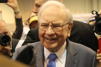 Warren Buffett at a Berkshire Hathaway AGM